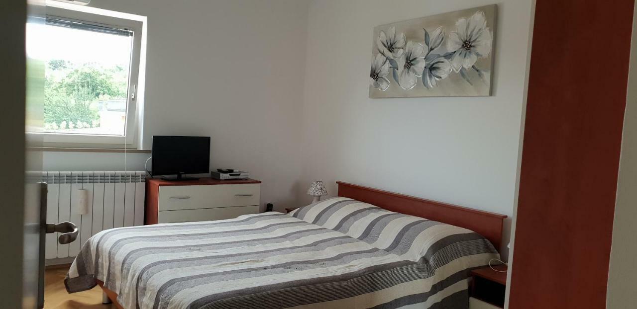 Apartman Ruza 2 Opric Экстерьер фото